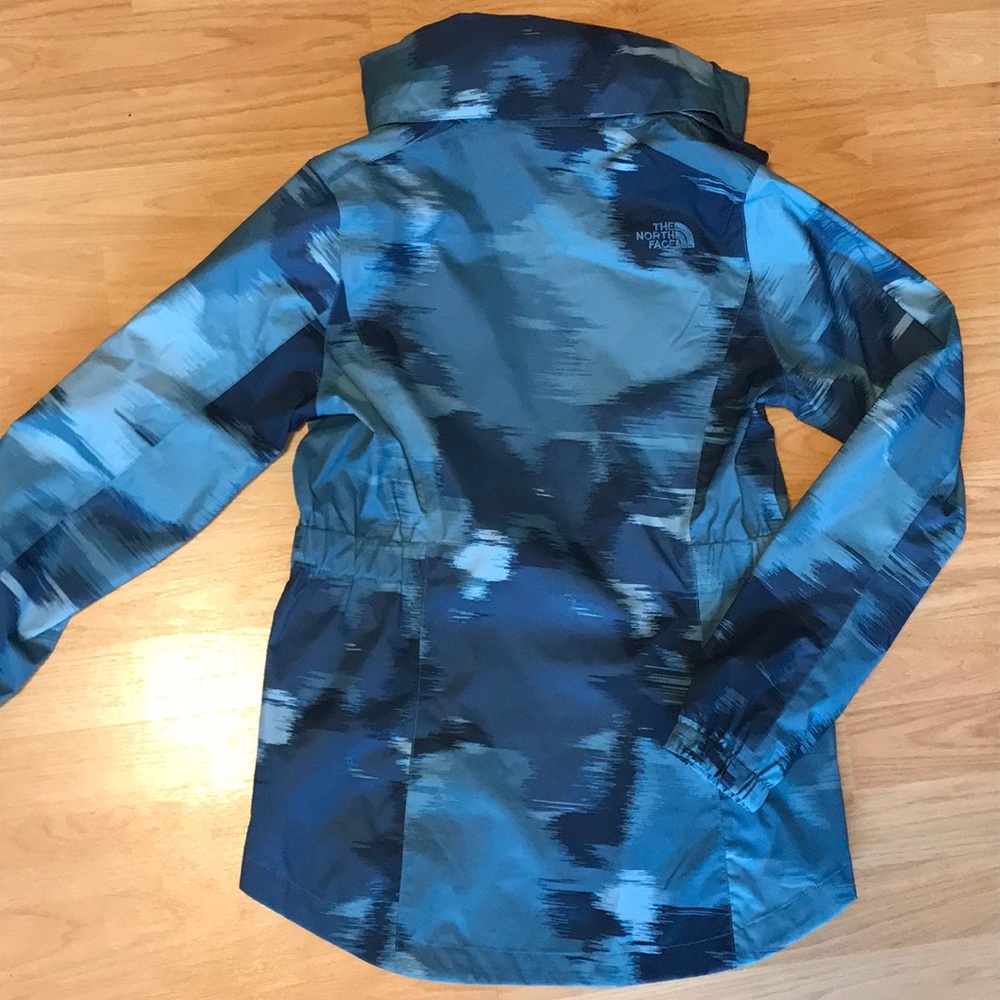Women’s Northface Rain Jacket